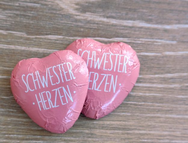 Kaundvau Portfolio Werbemittel Schwesterherzen Schokoherzen